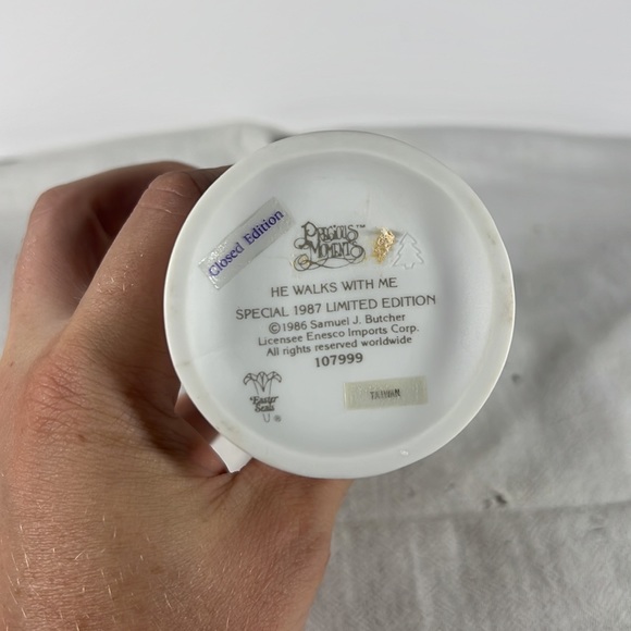 Vintage Precious Moments "He Walks With Me" 1987 - Picture 3 of 3